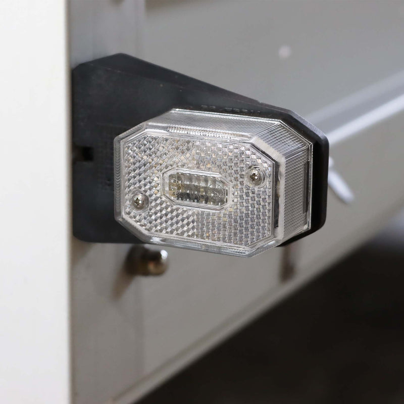 Umriss-, Seiten- u. Begrenzungsleuchten