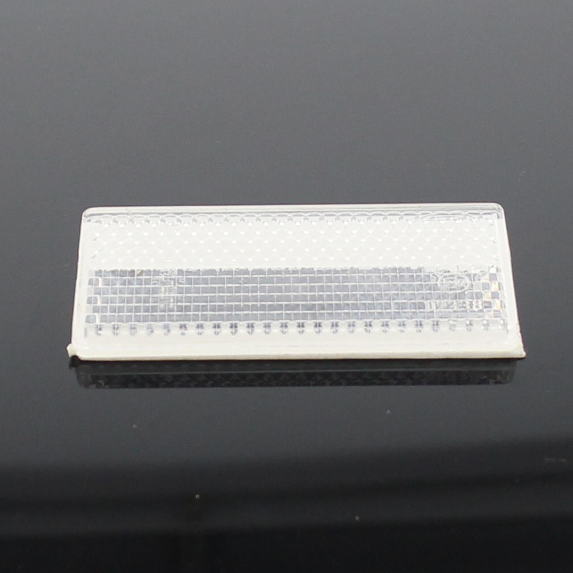 Hella Rückstrahler Weiß Selbstklebend 70x31x5mm